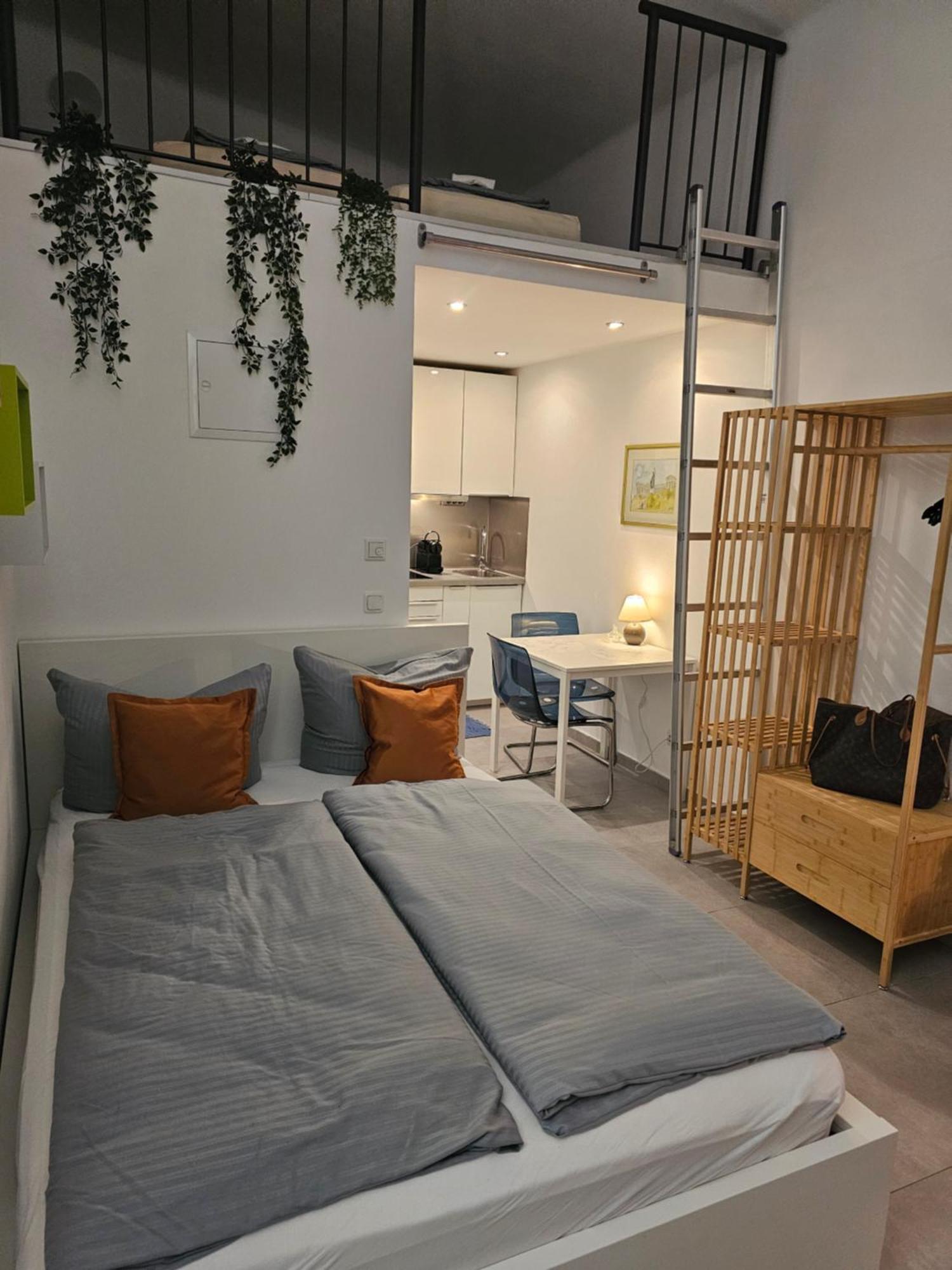 Aparthotel Estelada Boarding - Bogenhausen Munich